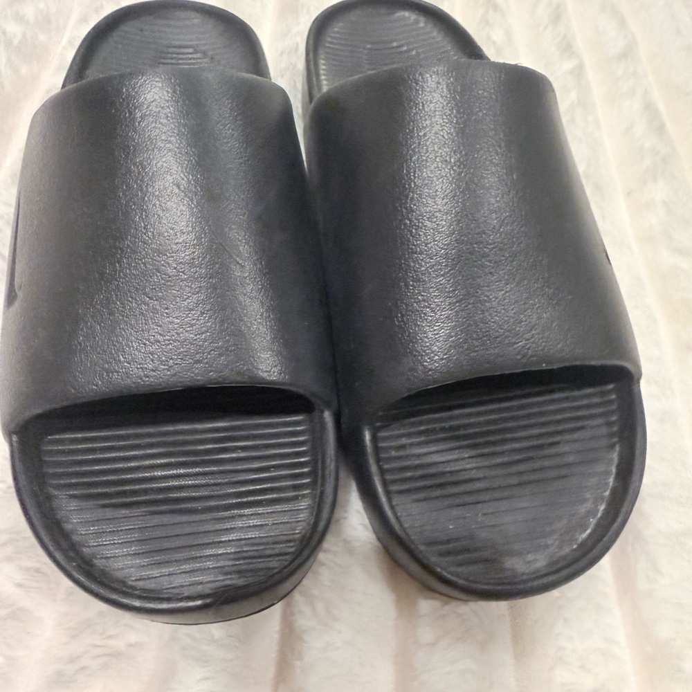 Nike Calm Black Slide Sandals